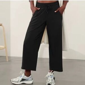 Athleta Avenue Wide Leg Flowy Crop Pant Size 14